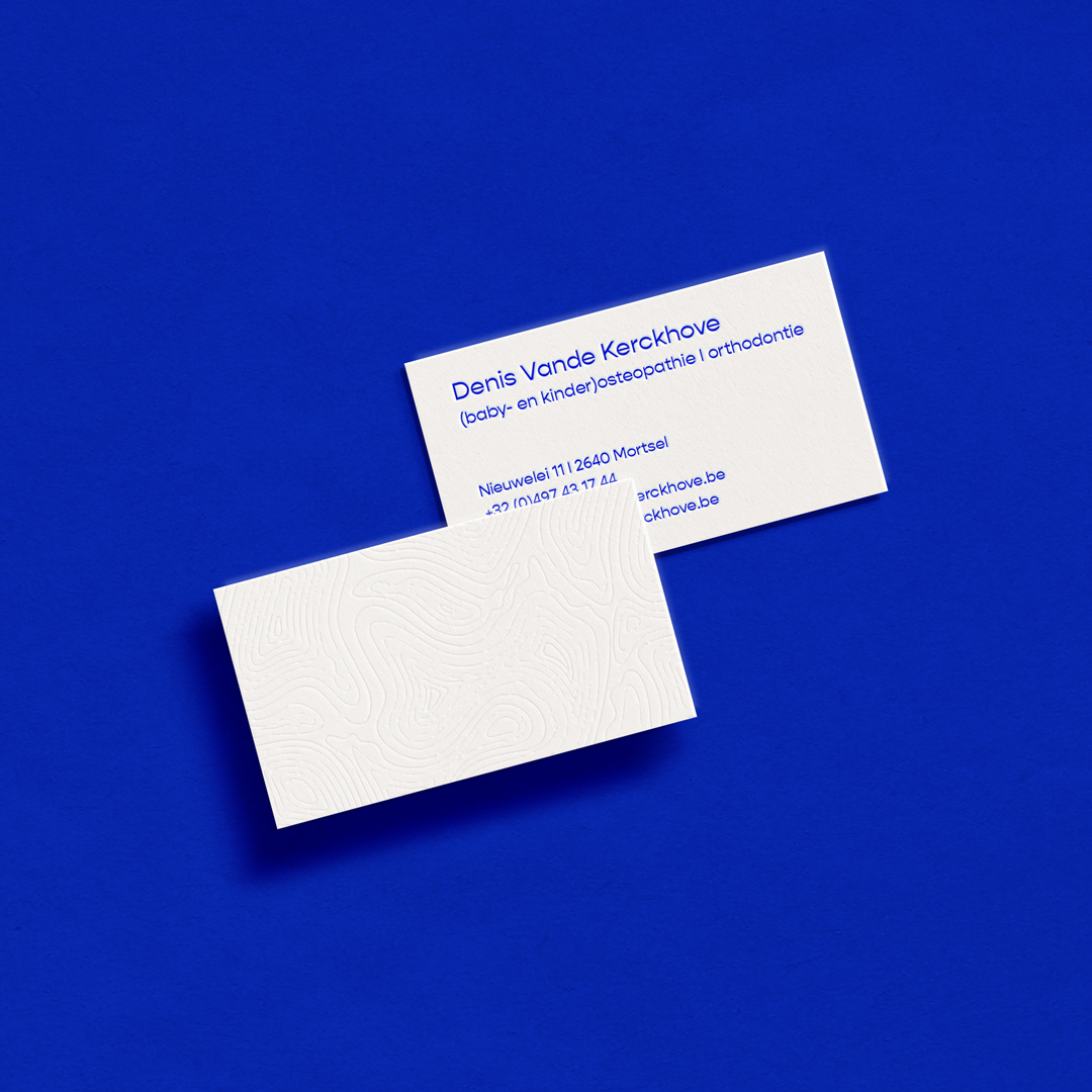 letterpress-naamkaartje-blauw letterpress naamkaartjes voor osteopaat Denis Vande Kerckhove